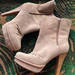 UGG ankle boots tan and brown